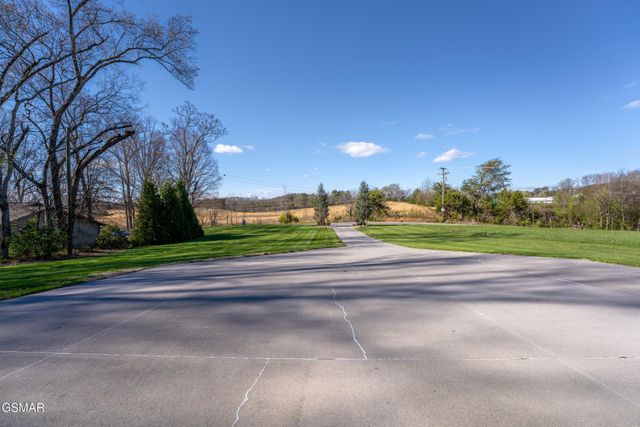 225 Piney Road, Kodak, TN 37764
