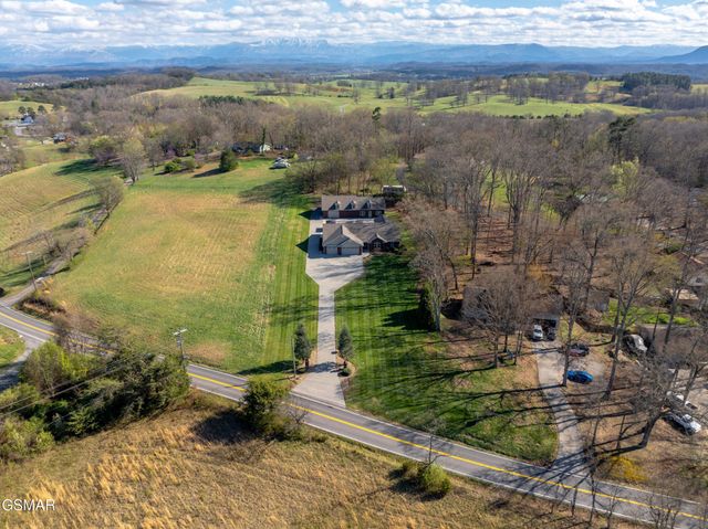 225 Piney Road, Kodak, TN 37764