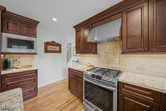 25 Lord Stirling Dr, Parsippany-troy Hills Twp., NJ 07054