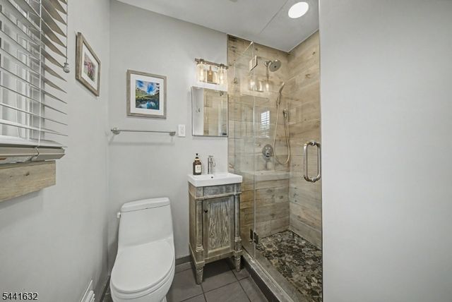 25 Lord Stirling Dr, Parsippany-troy Hills Twp., NJ 07054