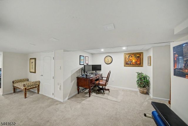 25 Lord Stirling Dr, Parsippany-troy Hills Twp., NJ 07054