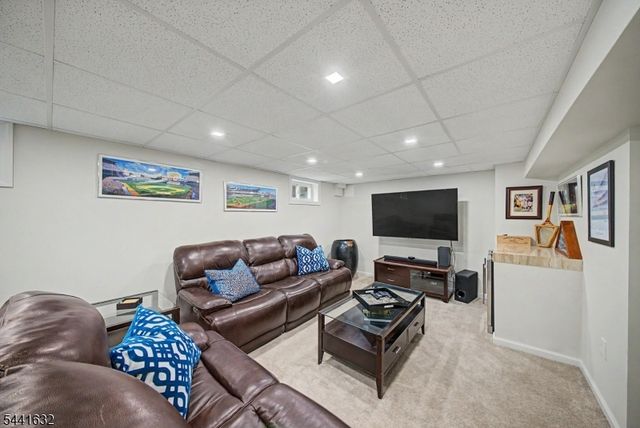 25 Lord Stirling Dr, Parsippany-troy Hills Twp., NJ 07054