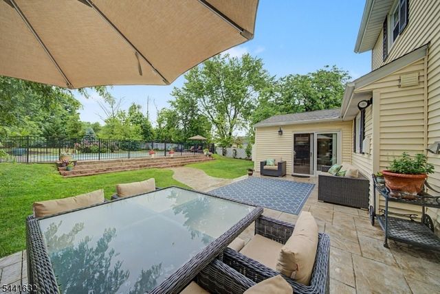 25 Lord Stirling Dr, Parsippany-troy Hills Twp., NJ 07054
