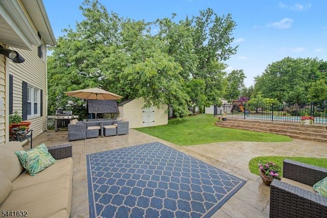 25 Lord Stirling Dr, Parsippany-troy Hills Twp., NJ 07054