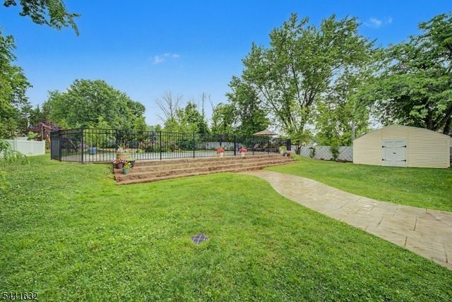25 Lord Stirling Dr, Parsippany-troy Hills Twp., NJ 07054