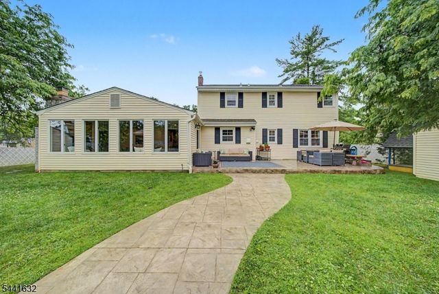 25 Lord Stirling Dr, Parsippany-troy Hills Twp., NJ 07054