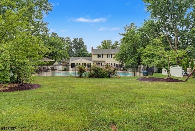25 Lord Stirling Dr, Parsippany-troy Hills Twp., NJ 07054