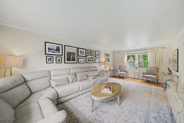 25 Lord Stirling Dr, Parsippany-troy Hills Twp., NJ 07054