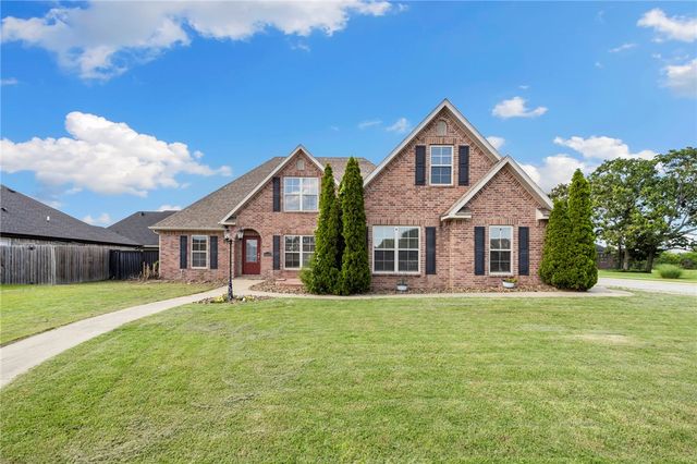 1690 Colonel Bartow Drive, Prairie Grove, AR 72753