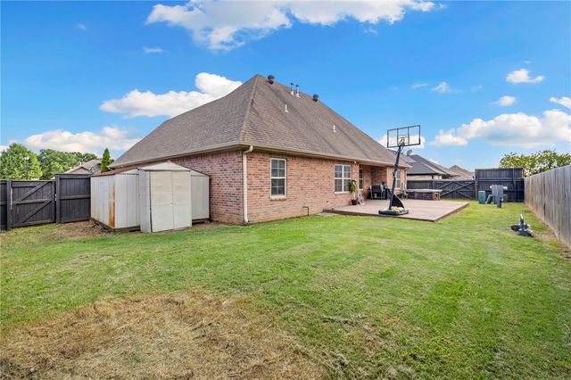 1690 Colonel Bartow Drive, Prairie Grove, AR 72753