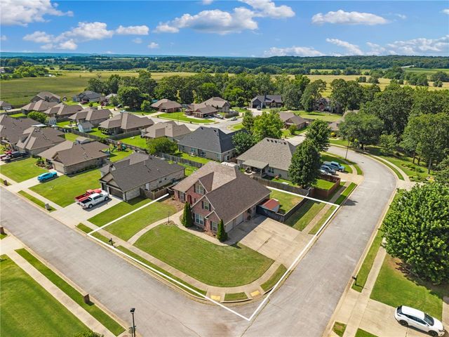 1690 Colonel Bartow Drive, Prairie Grove, AR 72753