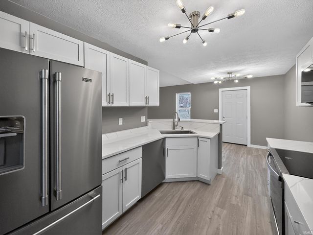 2509 Decamp Avenue, Elkhart, IN 46517