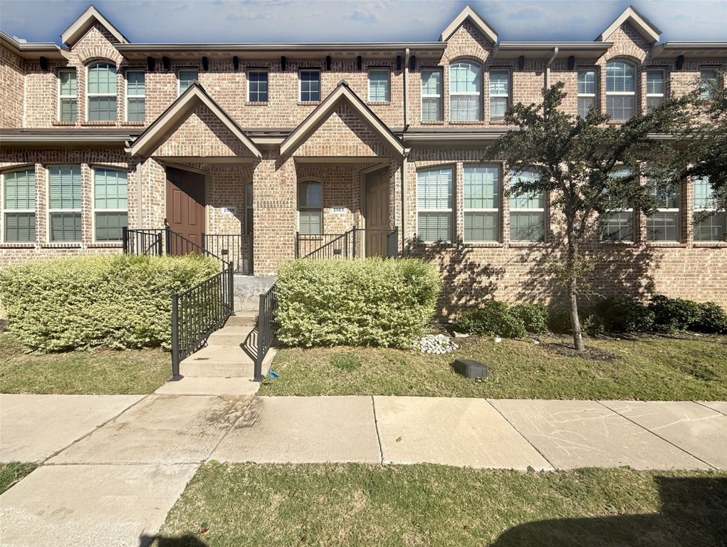 2563 Adam Lane, Lewisville, TX 75056