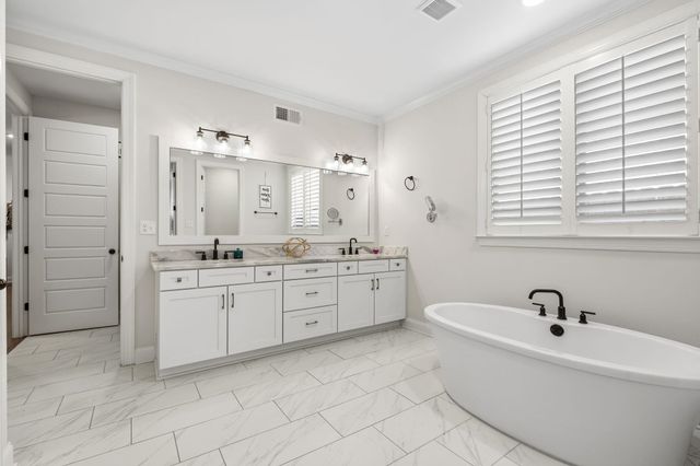 10230 EVERGREEN MANOR CV, Lakeland, TN 38002