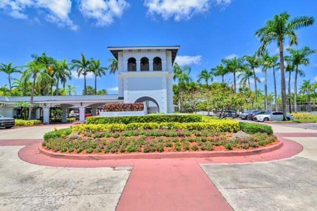 6326 NW 170th Ter, Hialeah, FL 33015