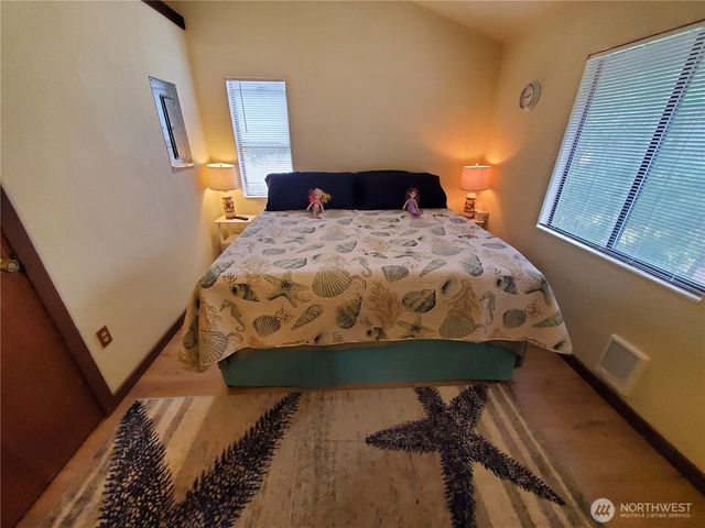 1000 Mt.Olympus Avenue SE, Ocean Shores, WA 98569