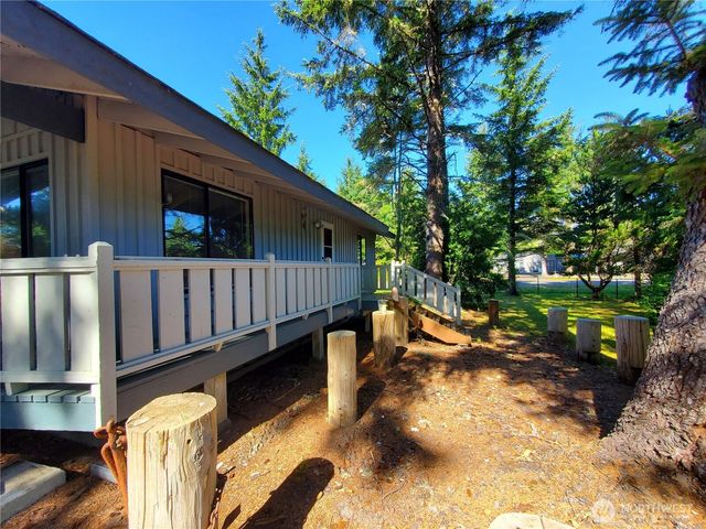 1000 Mt.Olympus Avenue SE, Ocean Shores, WA 98569