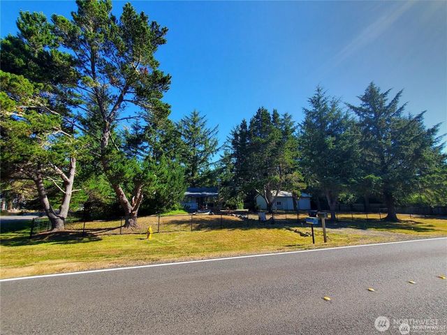1000 Mt.Olympus Avenue SE, Ocean Shores, WA 98569