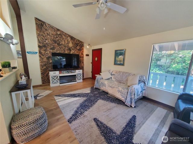 1000 Mt.Olympus Avenue SE, Ocean Shores, WA 98569