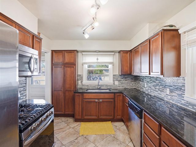 1181 Kay Parkway, Ann Arbor, MI 48103