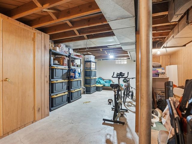 1181 Kay Parkway, Ann Arbor, MI 48103