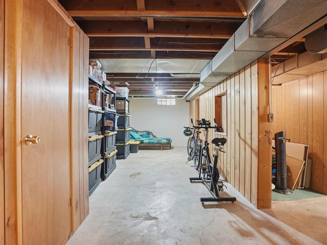1181 Kay Parkway, Ann Arbor, MI 48103