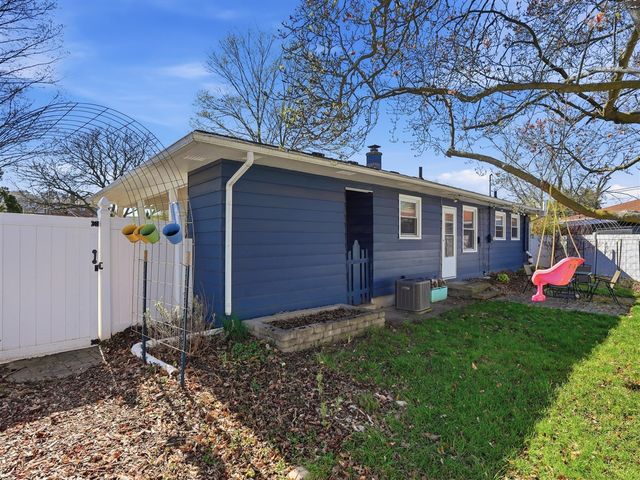 1181 Kay Parkway, Ann Arbor, MI 48103