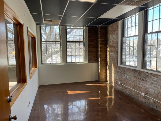 77 S Riverside Drive, Elgin, IL 60120