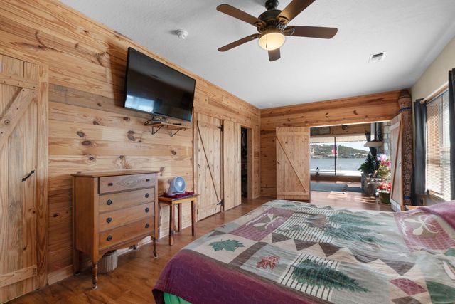 303 Lakeshore LOOP, Tow, TX 78672