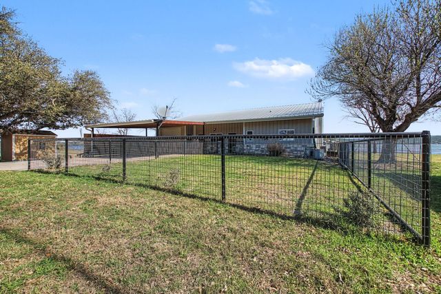 303 Lakeshore LOOP, Tow, TX 78672