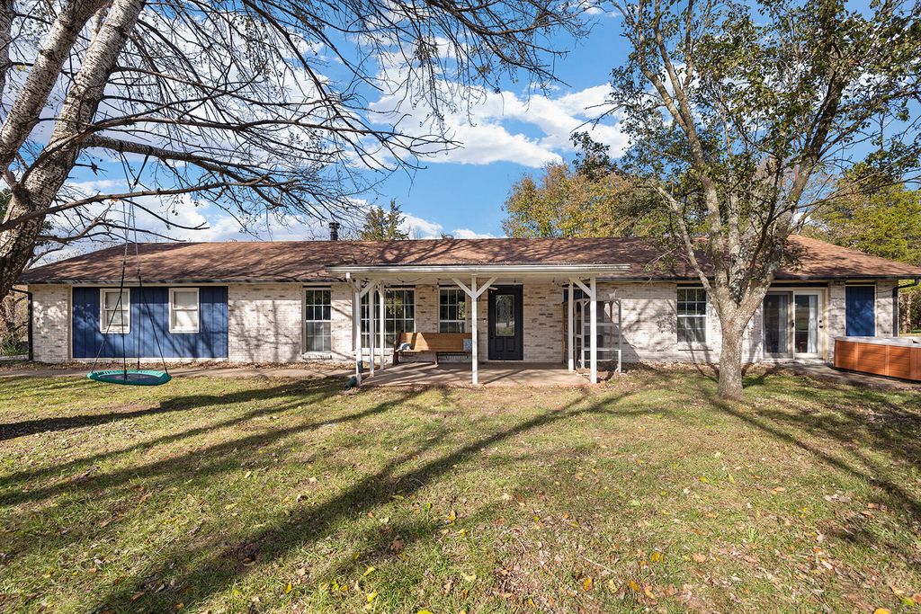 262 Shangri-La Court, Nixa, MO 65714