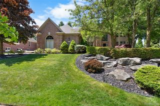 54501 Salem Drive, Shelby Charter Township, MI 48316
