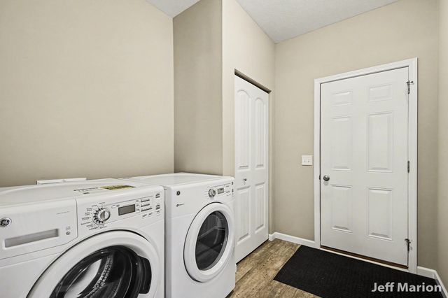 2125 Kensington Park Circle, Holland City, MI 49423