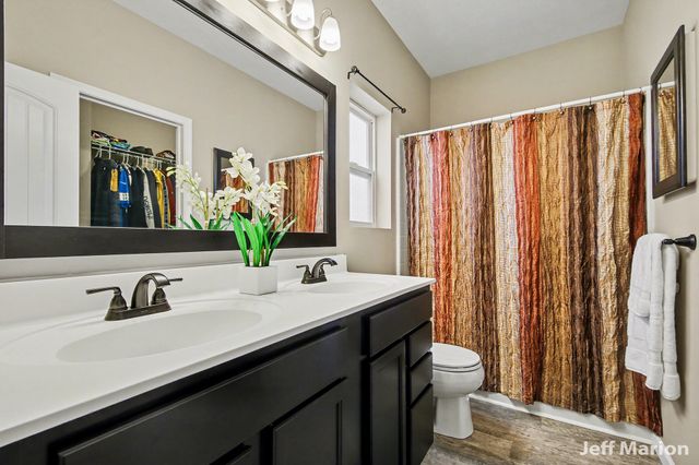 2125 Kensington Park Circle, Holland City, MI 49423
