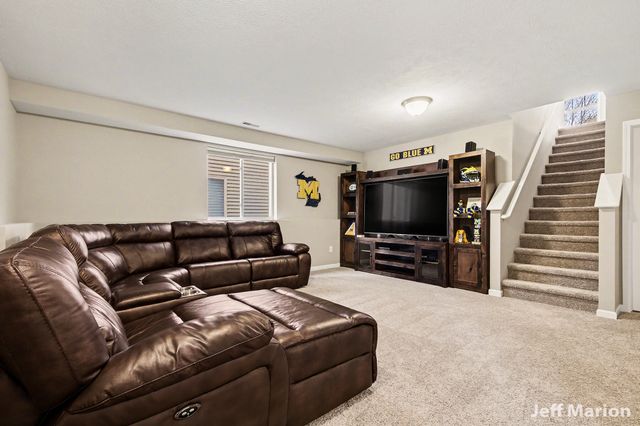 2125 Kensington Park Circle, Holland City, MI 49423