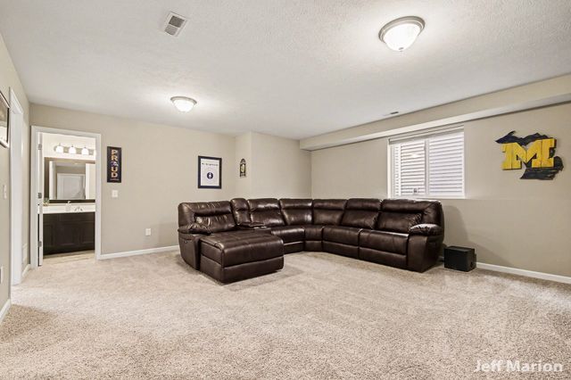 2125 Kensington Park Circle, Holland City, MI 49423