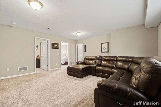2125 Kensington Park Circle, Holland City, MI 49423