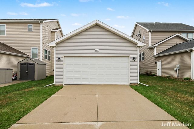 2125 Kensington Park Circle, Holland City, MI 49423