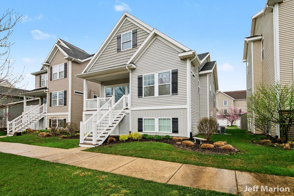 2125 Kensington Park Circle, Holland City, MI 49423