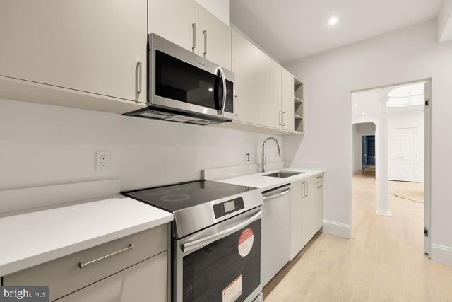 10821 BARN WOOD LN, Potomac, MD 20854