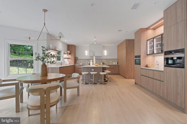 10821 BARN WOOD LN, Potomac, MD 20854