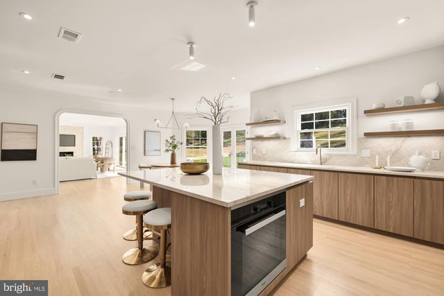 10821 BARN WOOD LN, Potomac, MD 20854