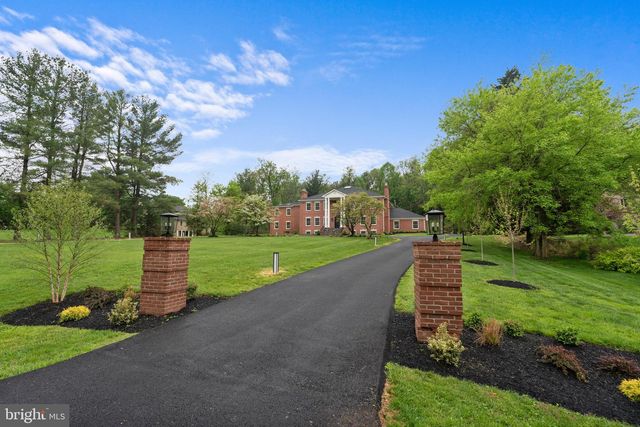 10821 BARN WOOD LN, Potomac, MD 20854