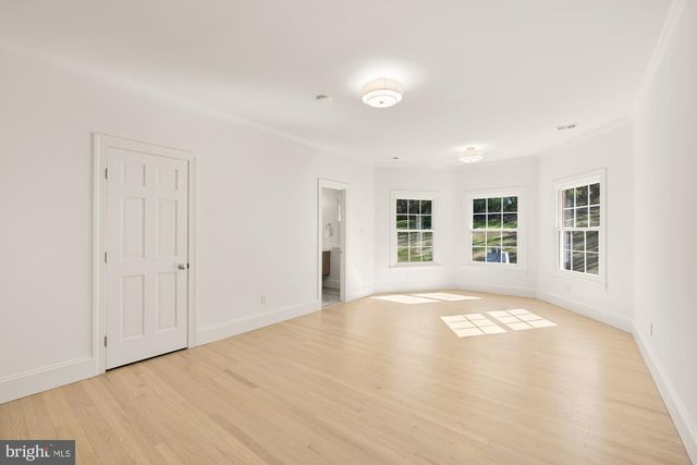 10821 BARN WOOD LN, Potomac, MD 20854