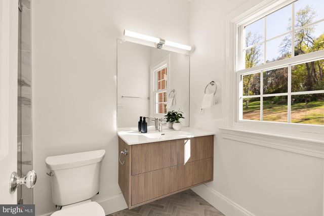 10821 BARN WOOD LN, Potomac, MD 20854