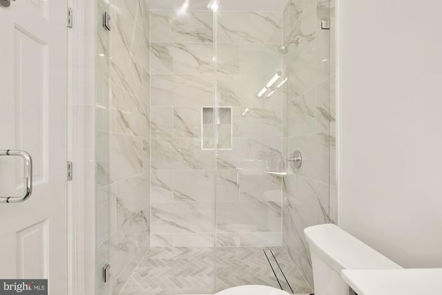 10821 BARN WOOD LN, Potomac, MD 20854