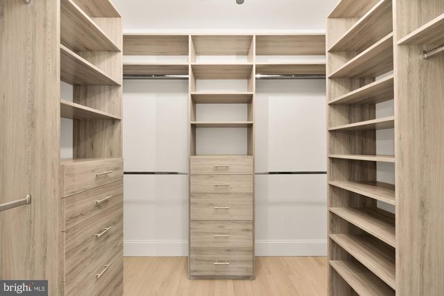 10821 BARN WOOD LN, Potomac, MD 20854