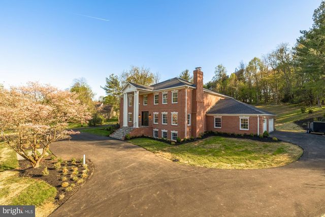 10821 BARN WOOD LN, Potomac, MD 20854