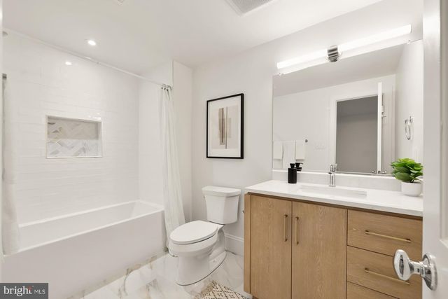 10821 BARN WOOD LN, Potomac, MD 20854