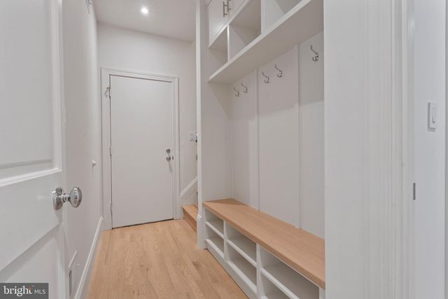 10821 BARN WOOD LN, Potomac, MD 20854